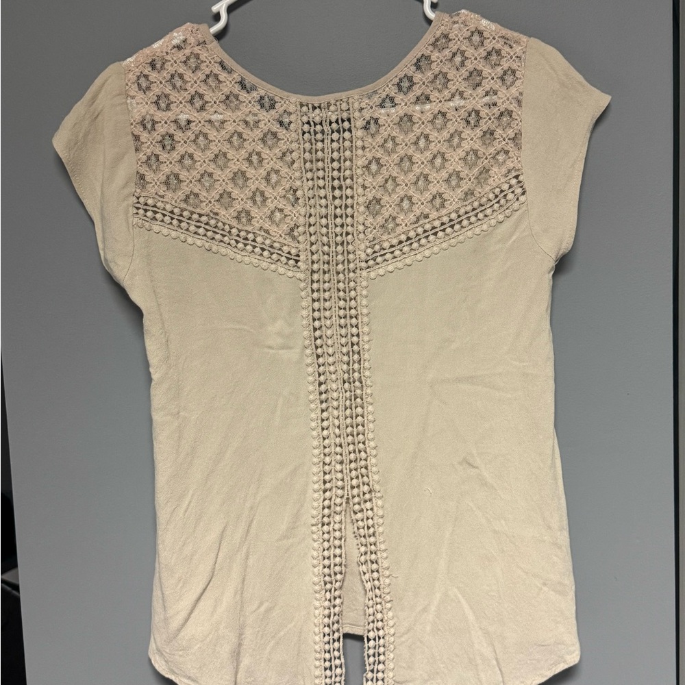 Sweet Wanderer Beige Lace Shoulder Split Back Short Sleeve Top Small Fairycore - Picture 2 of 7